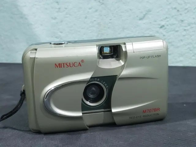 Antiga câmera analógica compacta Mitsuca M707BR