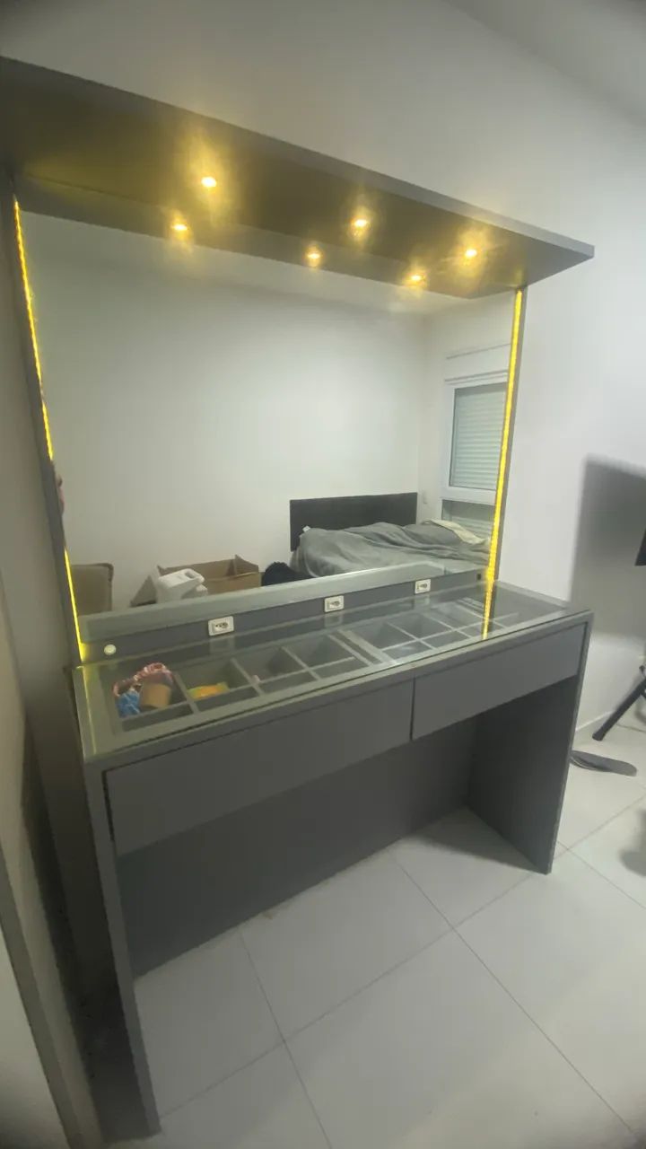 Penteadeira Camarim com Espelho LED - 140 cm x 2,00 m