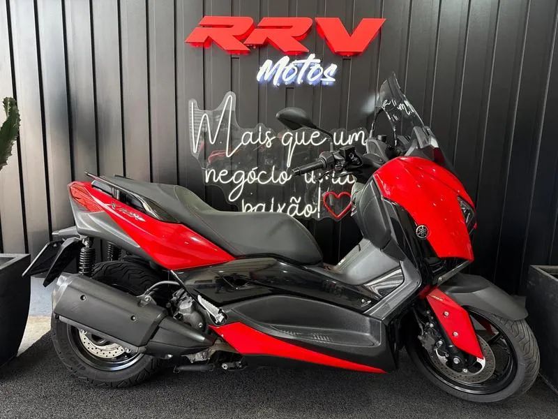 YAMAHA XMAX 2024
