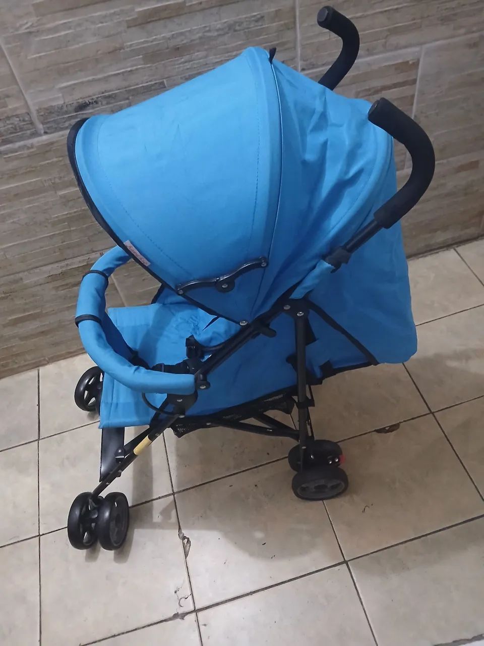 Carrinho de passeio azul - Foto 2