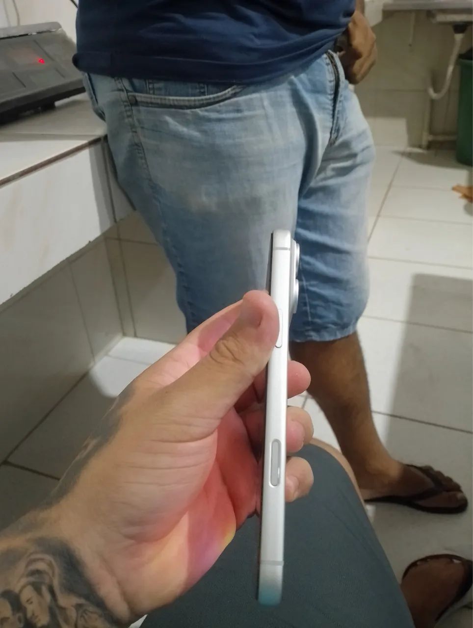 IPHONE 17 PRO MAX BRANCO  - Foto 2