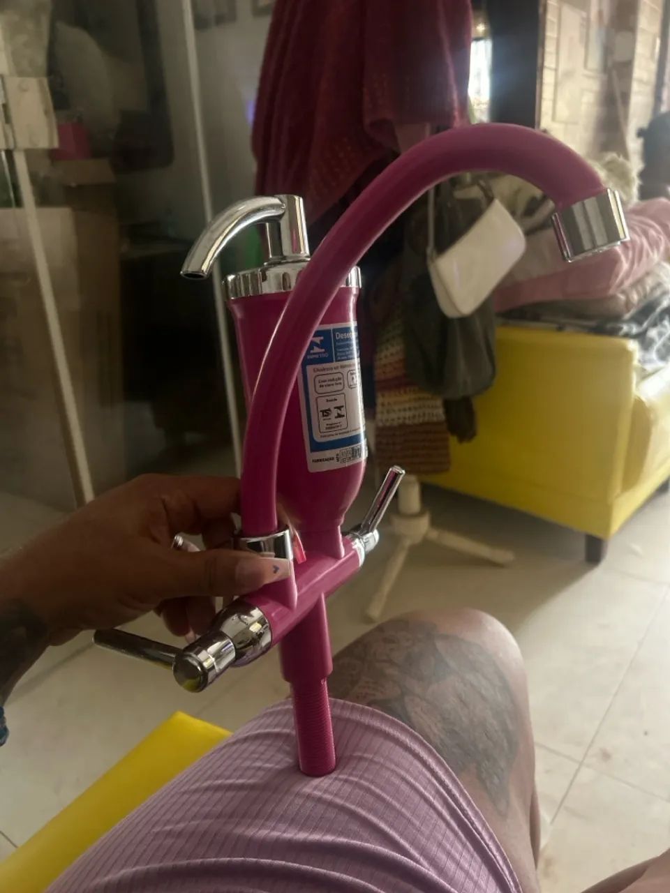 Bica para pia rosa  - Foto 2