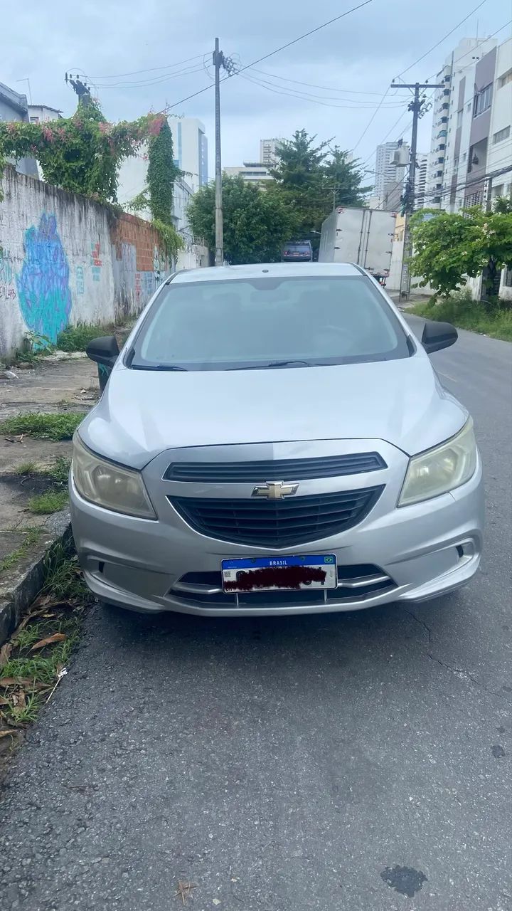 Alugo carro prisma sedan com Gás G5 , 750$ semana .