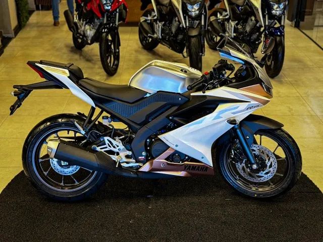 YAMAHA YZF-R15 セル始動 YZF-R25 Yamaha YZF-R15: super-esportiva de R$ 18.999 chega ao Brasil