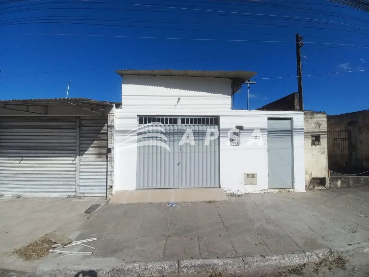 APSA ALUGA EXCELENTE IMÓVEL TIPO LOJA FRENTE PARA A RUA COMPOSTO DE AREA DE ATENDIMENTO E 