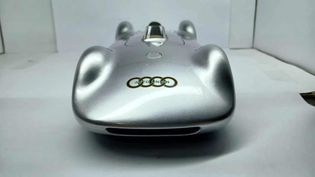 Miniatura Auto Union Tipo C Streamline 1937 1/18 - Hobbies e