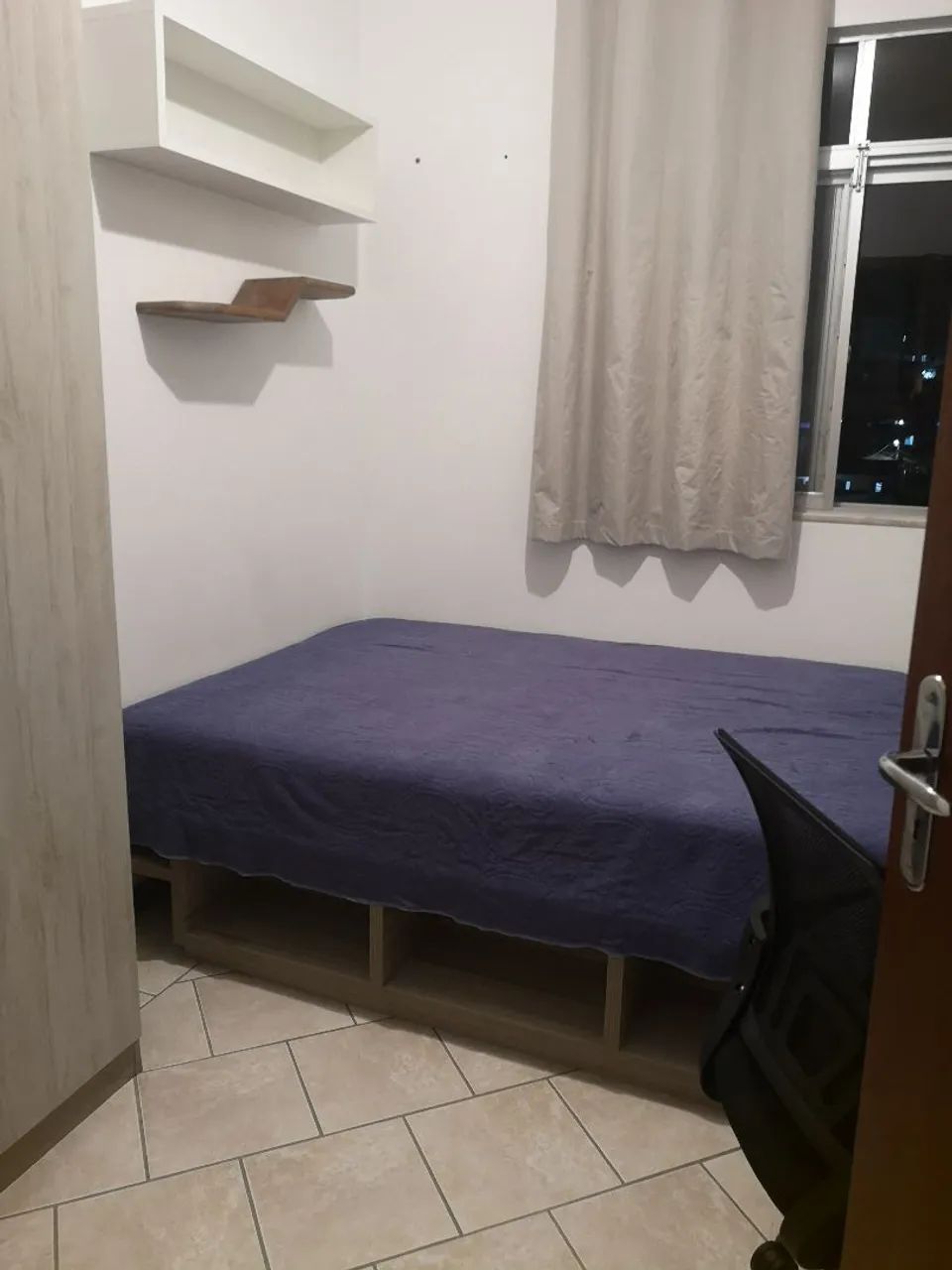 Alugo quarto com garagem próximo do centro. - Foto 3