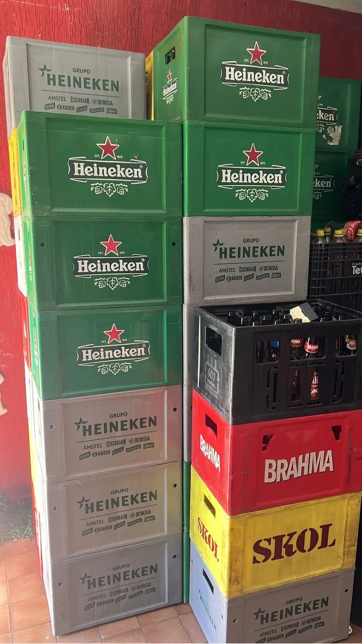 Caixas de cerveja com vasilhames. - Foto 2