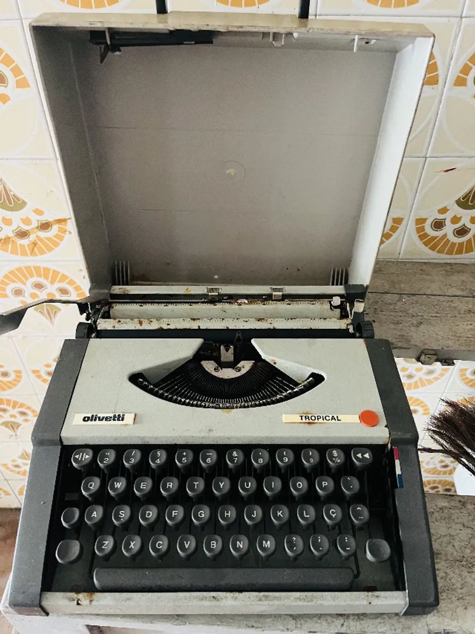 Maquina De Escrever Olivetti Lettera 82