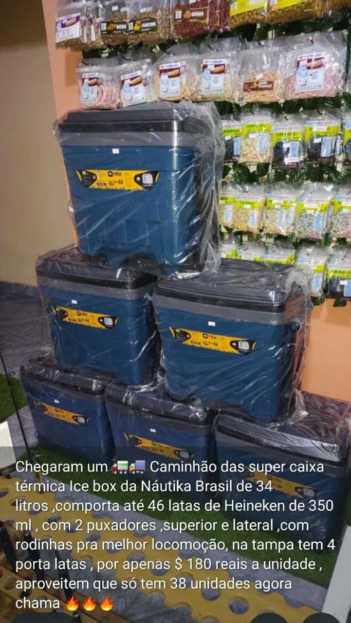 Caxa térmica da Náutika Brasil com rodinhas e 2 puxadores e comporta até 46 latas de 350ml