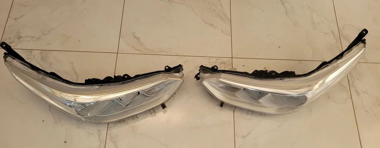 Par de farol yaris