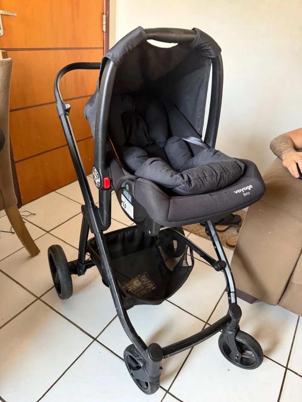 Carrinho de bebê com Moisés, bebê conforto   - Foto 4