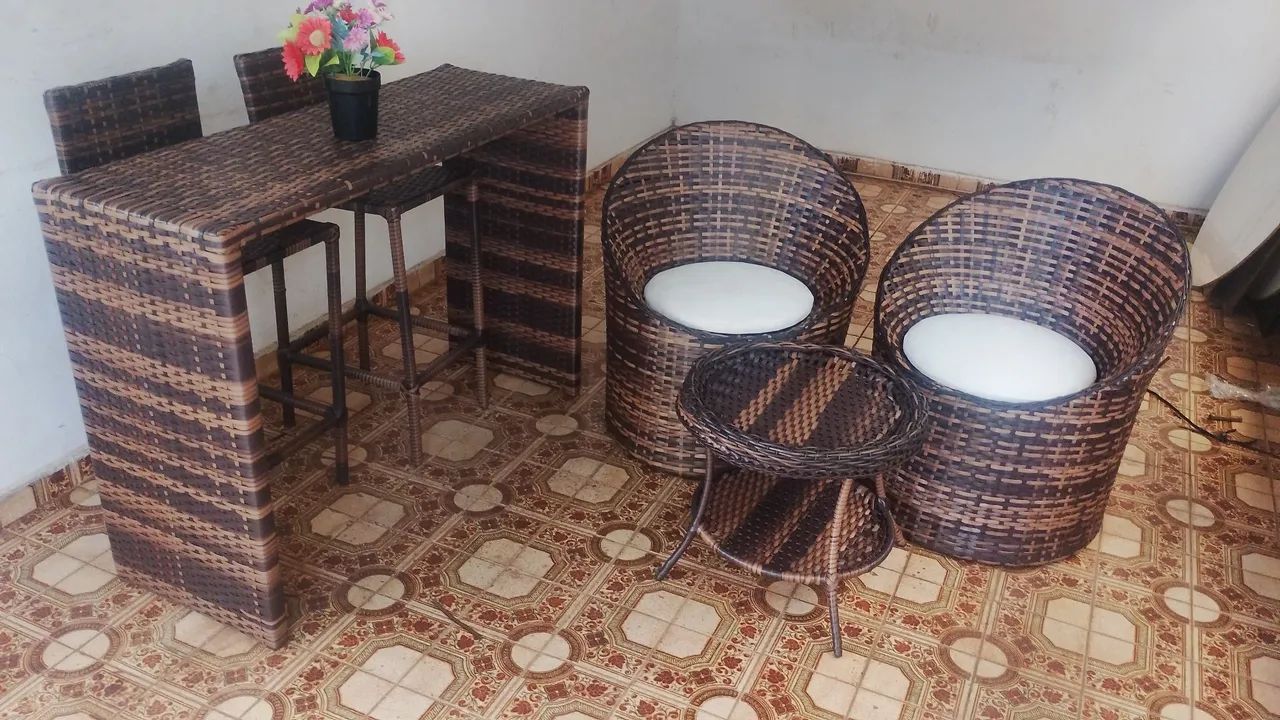 Jogo de poltronas e balcão bistrô 