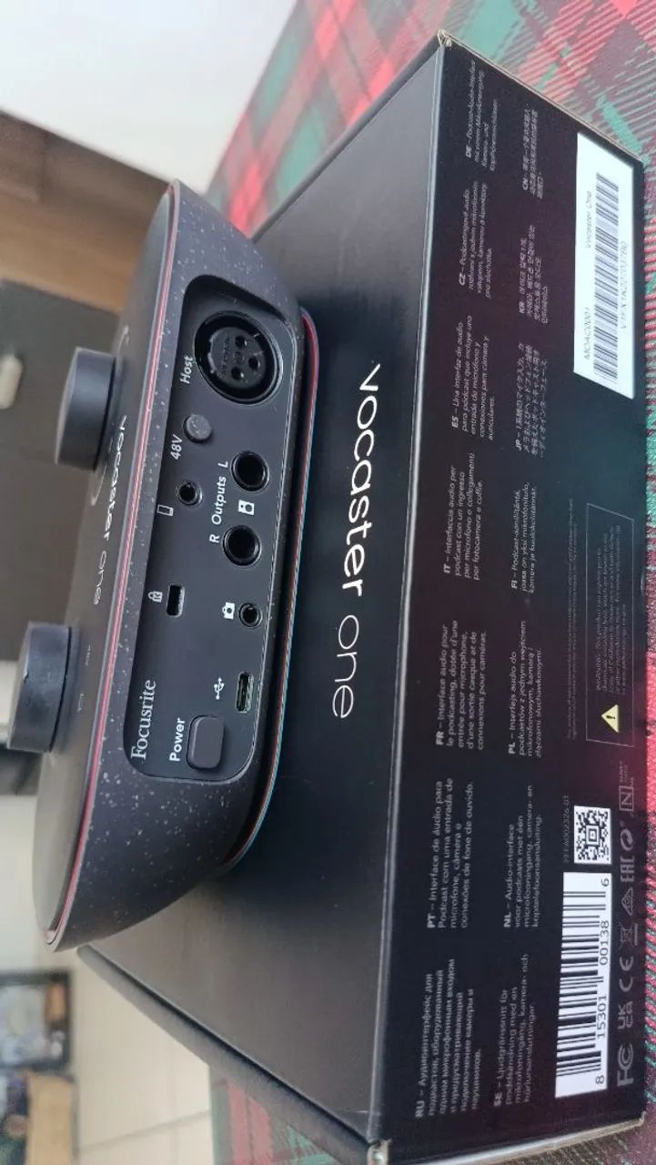 Interface de áudio Vocaster One Focusrite - Foto 4