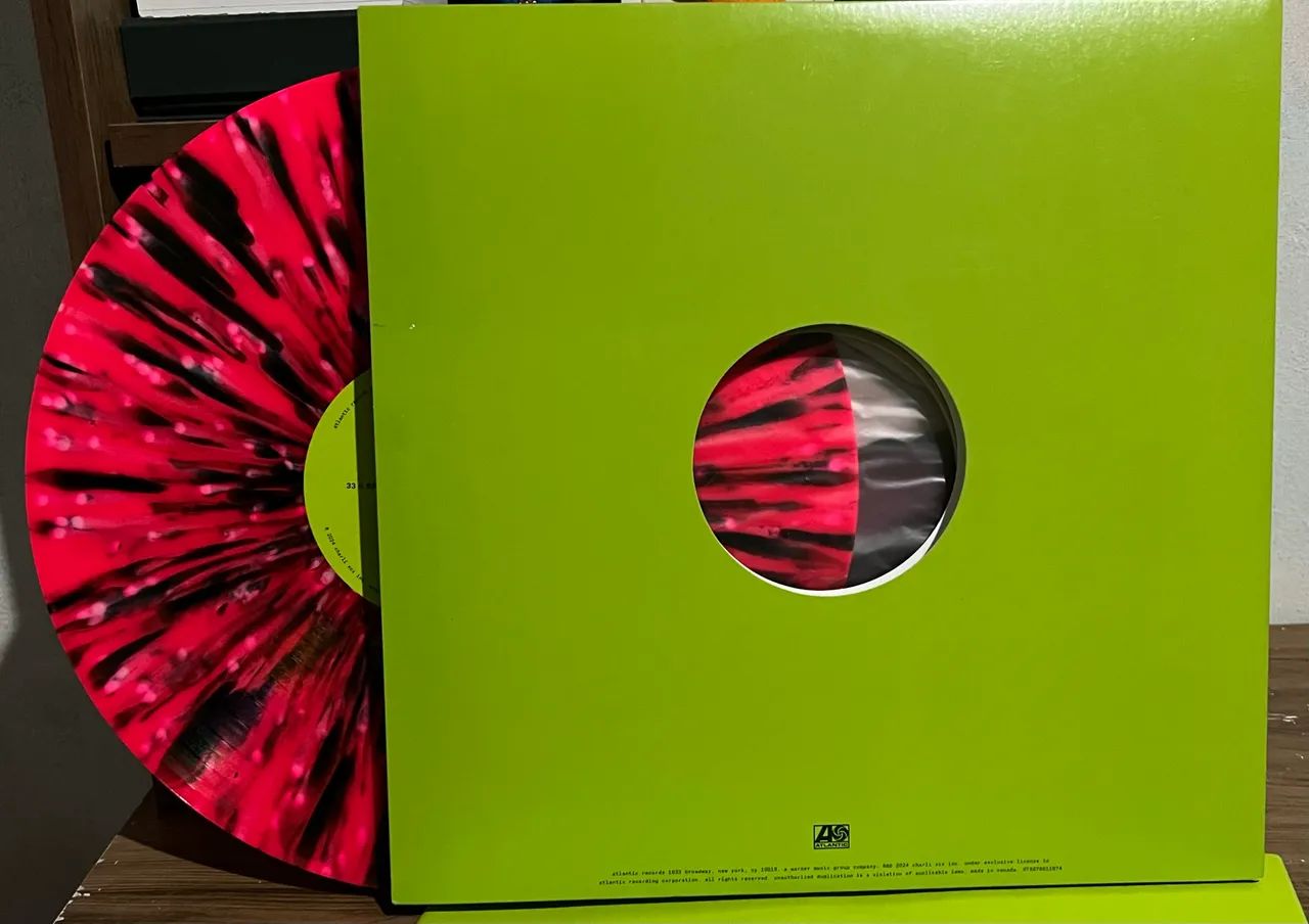 Charli XCX - BRAT (Black & Pink Splatter Raro) - CDs, DVDs etc