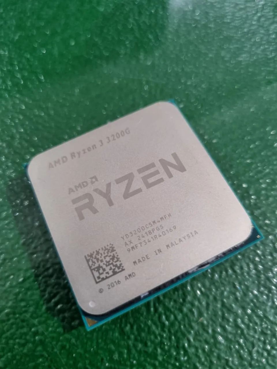 Processador Ryzen 3 3200G com Cooler Box