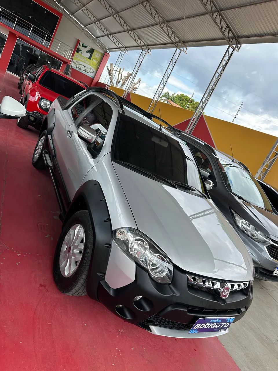 Fiat Strada Adventure1.8/ 1.8 Locker Flex CD 2013 - Foto 2