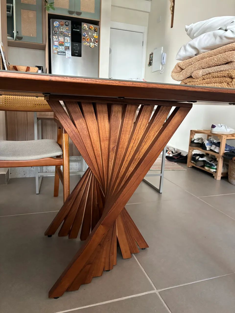 Vendo Mesa de sala com 8 Cadeiras  - Foto 2