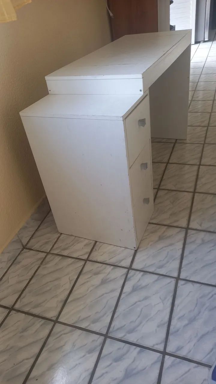 Escrivaninha (de 100 por 50)