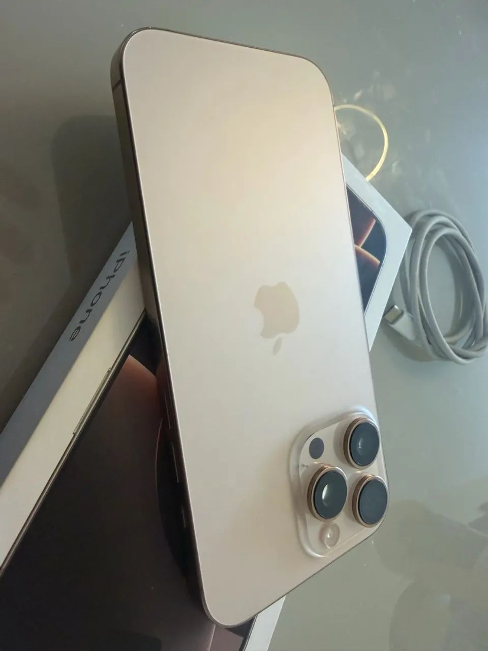 iPhone  16 pro Max 256gb Desert Titanium - Foto 2