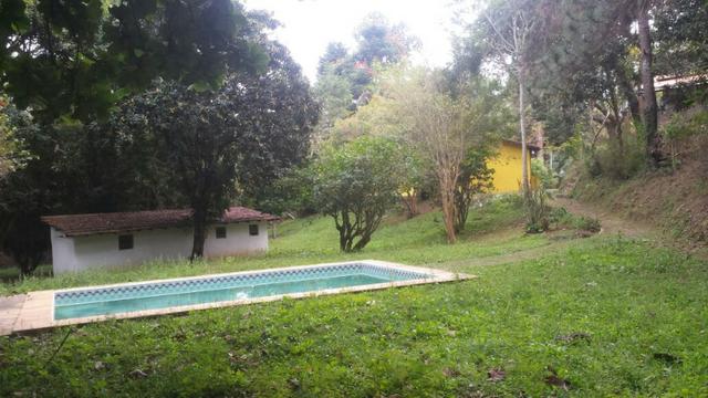 Casa em Itaipava ideal para construtores e investidores, com terreno de 5.000m2 planos