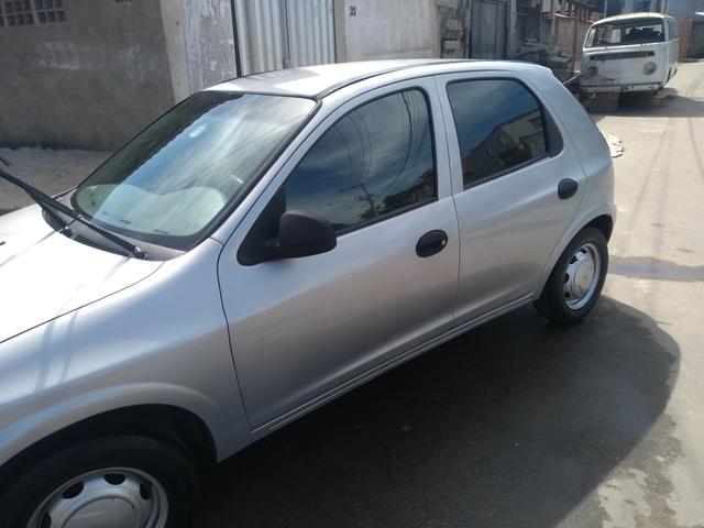 Vendo celta filé com ar troco por Corsa joy - Foto 4