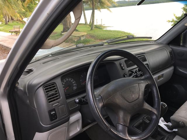 Oportunidade! Vendo ou troco Pajero ano 2002 turbo diesel 2.8 completa - Foto 6