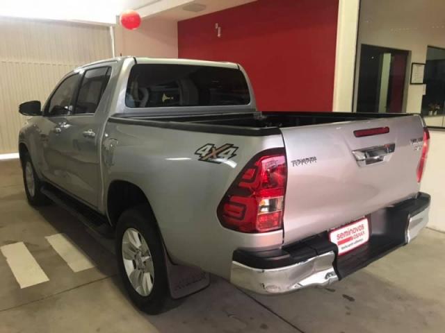 TOYOTA HILUX 2.8 SRV 4X4 CD 16V DIESEL 4P AUTOMATICO. - Foto 5