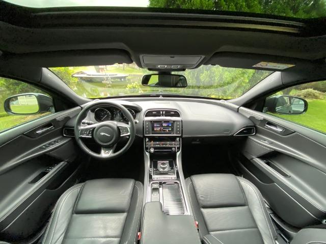 Jaguar Xe 2.0 TurboCharged R-Sport 2018 - Foto 4