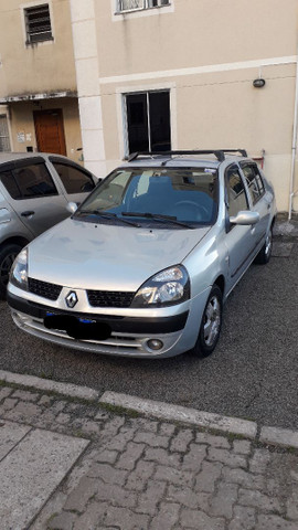 Vendo ou troco Clio sedan 2004 completo - Foto 3