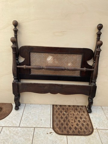 Cama Colonial em Imbuia Maciça de solteiro sem Estrado - Foto 2