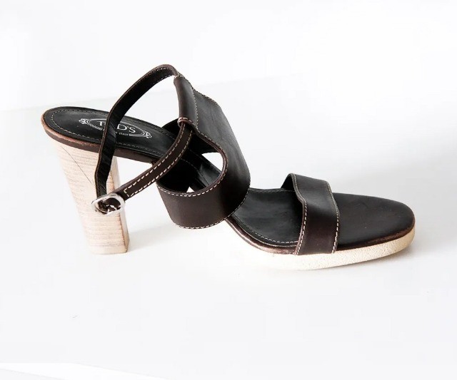Sandalia Marrom Tods