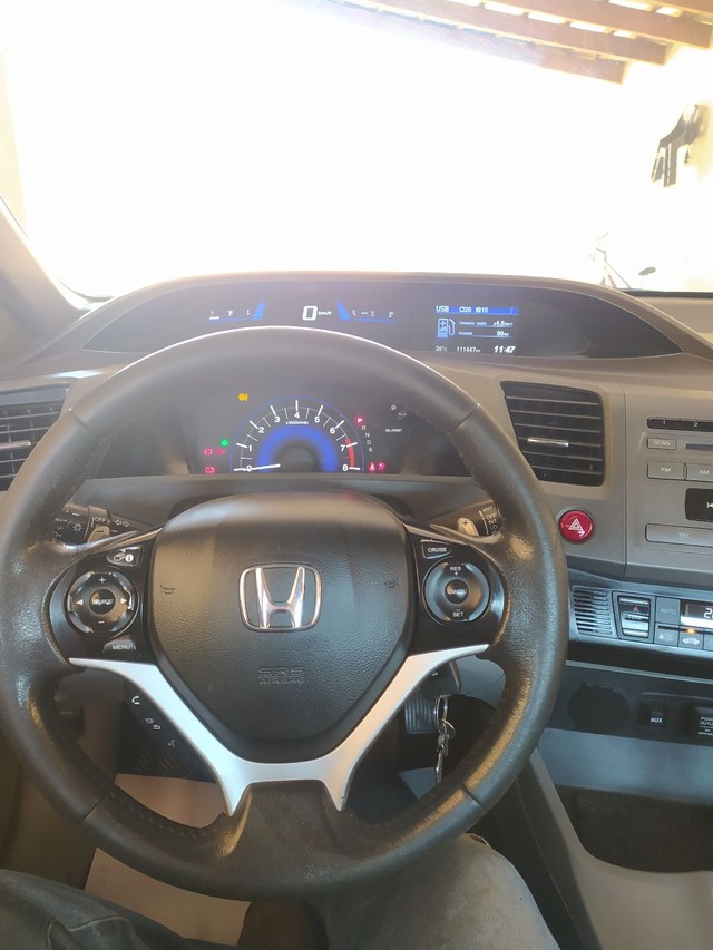Honda Civic 4 pneus michelin zeros. - Foto 6