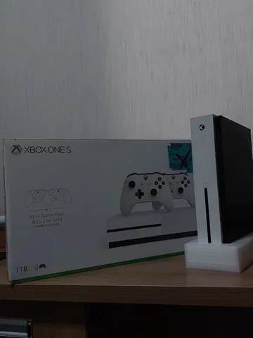 Microsoft Xbox One S 1tb - Usado - Escorrega o Preço