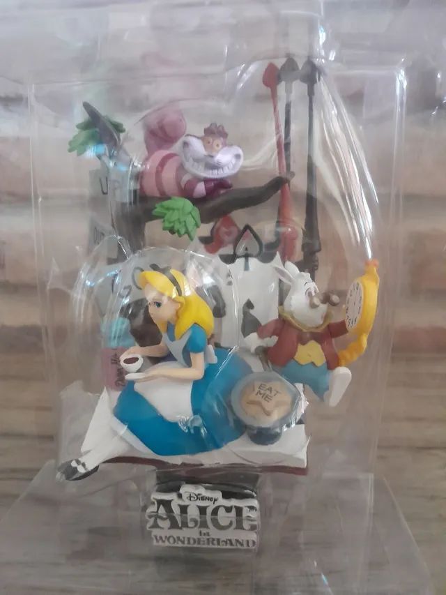 Beast Kingdom Alice no País das Maravilhas  - Foto 3