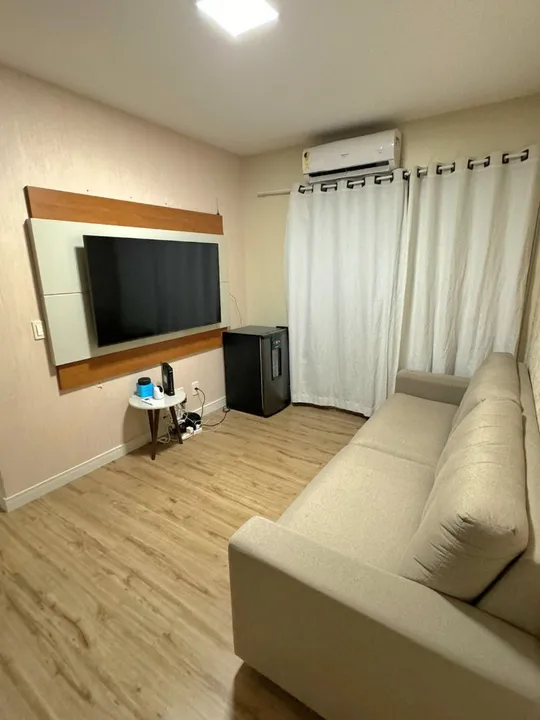 Laranjeiras Village, Flores. 85m², Semi mobiliado, 3 qts e 2 vgs