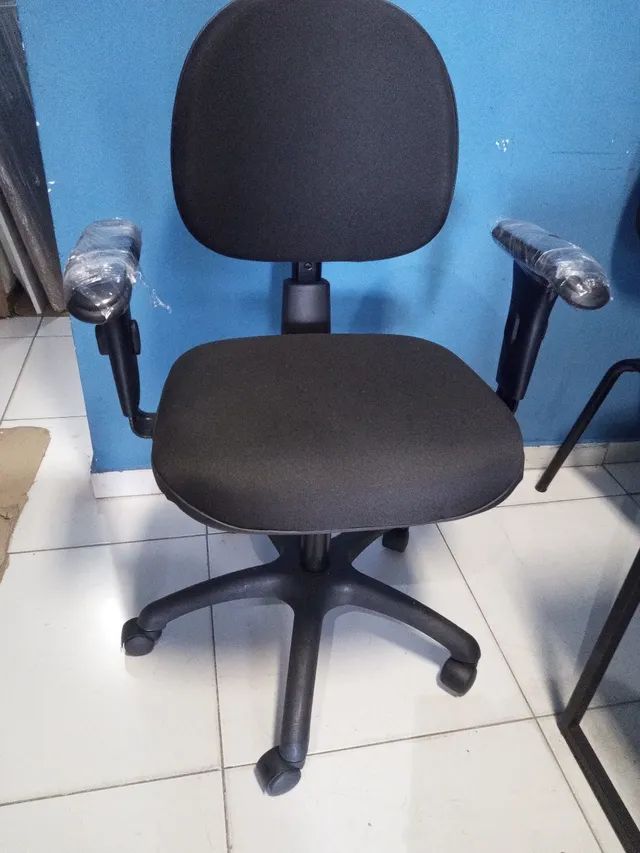 Cadeira giratória com regulagens NR17 - Foto 2