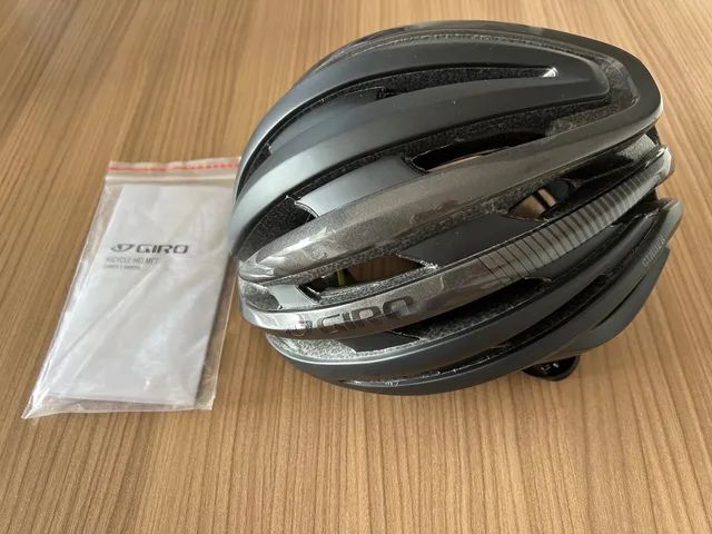 Capacete GIRO