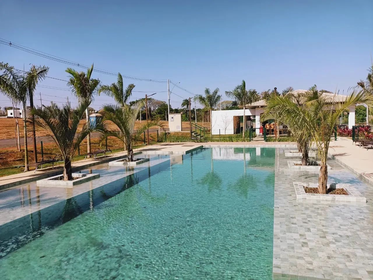 ÁGIO LOTE CONDOMÍNIO FECHADO JARDINS SEVILHA PRÓX AV RIO JD MÔNACO LAZER COMPLETO ALTO PAD - Foto 11