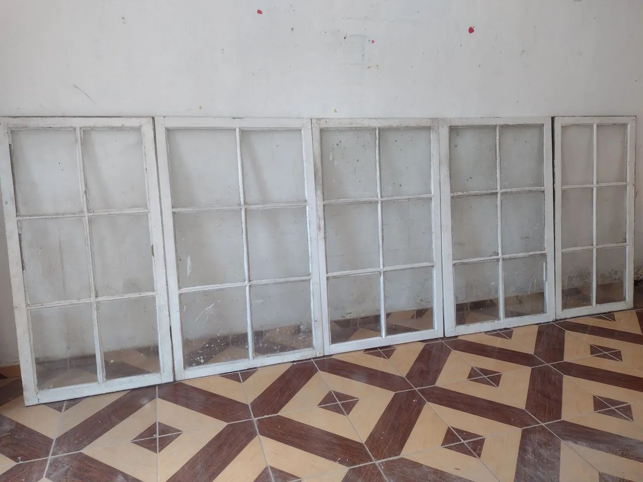 Vende-se 5 Janelas - 1,46 X 0,74 / 1,47 X 0,89 / 1,47 X 0,87 / 1,47 X 90 / 1,47 X 75 - Foto 2