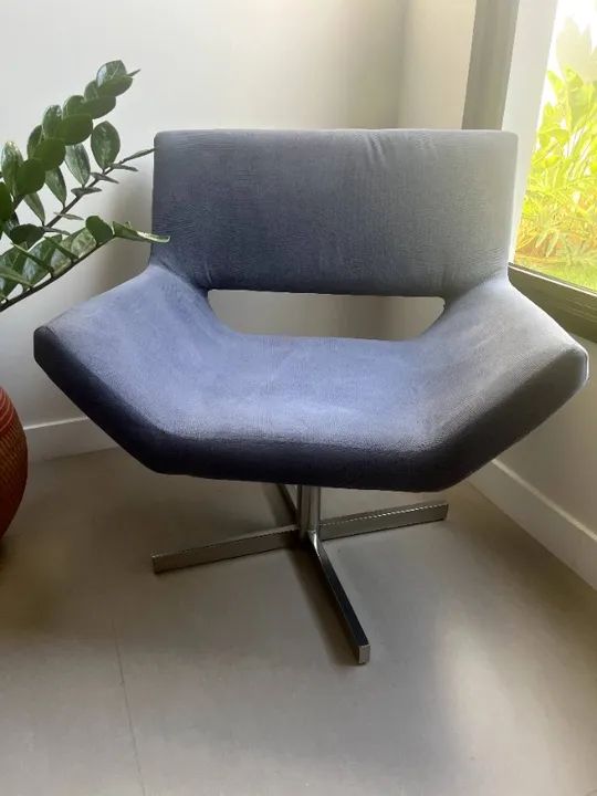 Duas Poltronas giratórias elegantes - Foto 2