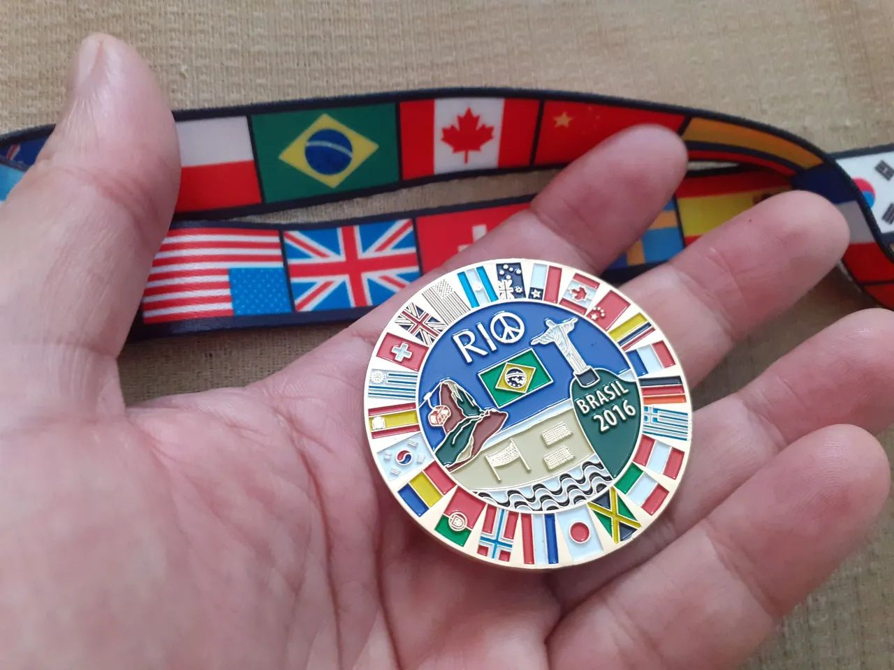 PIN RIO 2016 GRANDE COM CORDAO OLIMPÍADAS ESPORTE - Foto 4