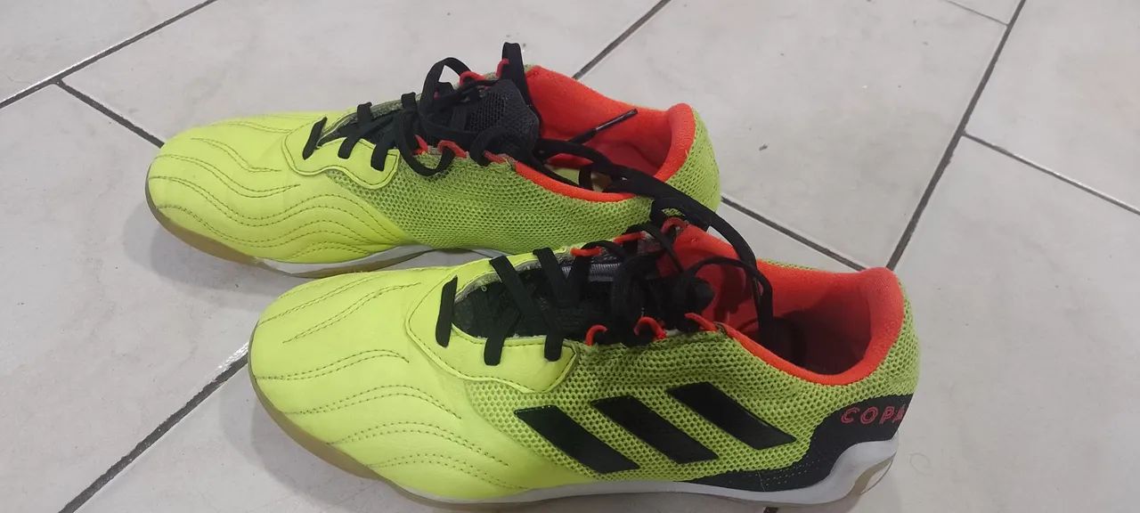 Chuteira Adidas Verde Neon - Foto 4