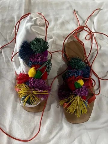 Sandália rasteirinha em couro natural Zara