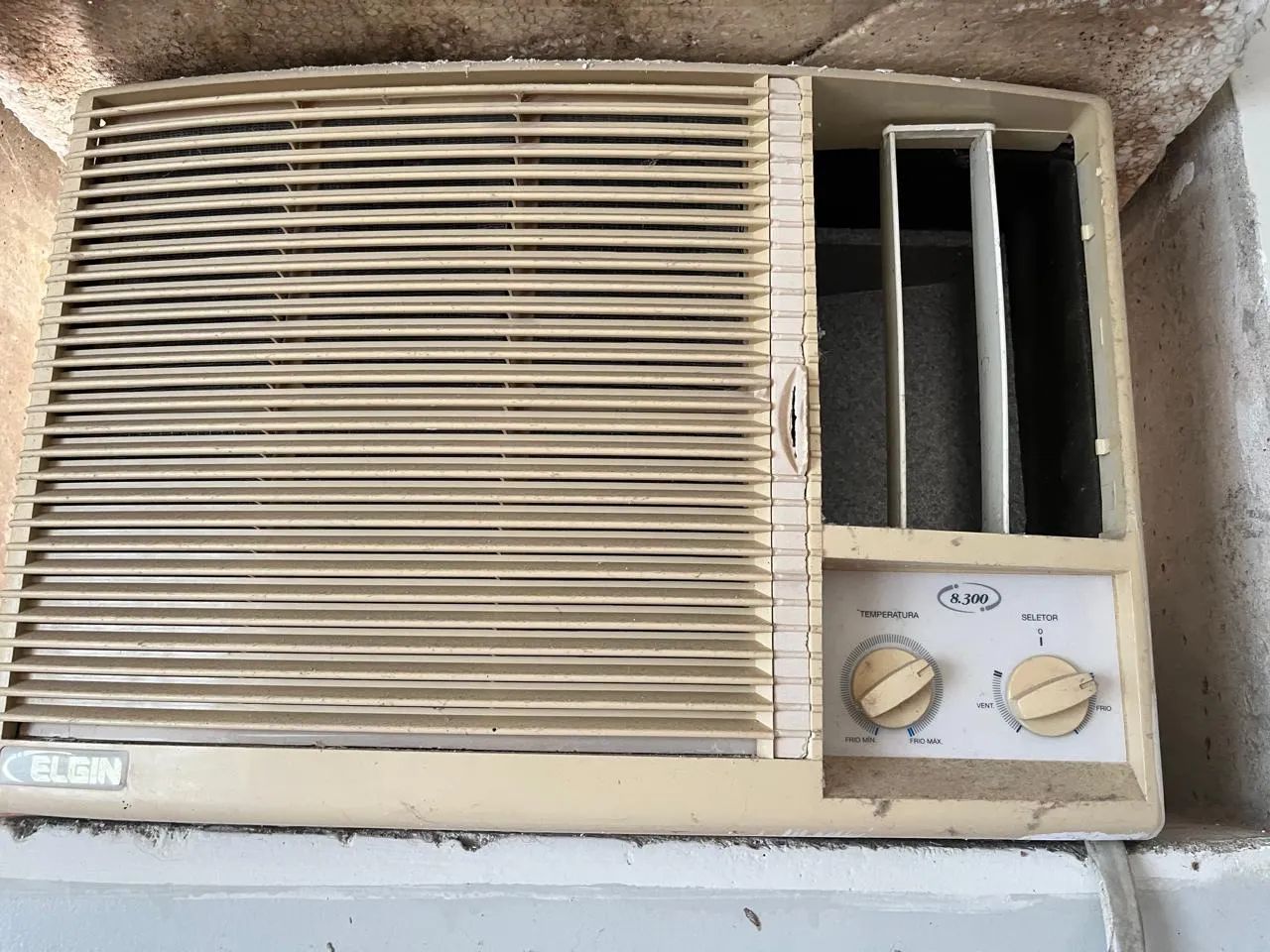 Ar condicio. 8mil btus. Só falta fazer gelo