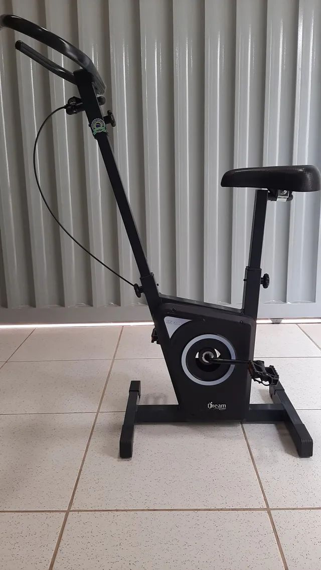 Bicicleta ergométrica Dream Fitness EX 450 é a mais compacta da