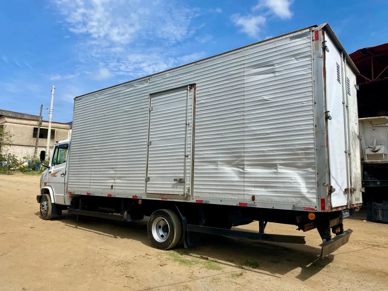 Caminhao 3/4 MB 710 2011 (OPORTUNIDADE) - Foto 2