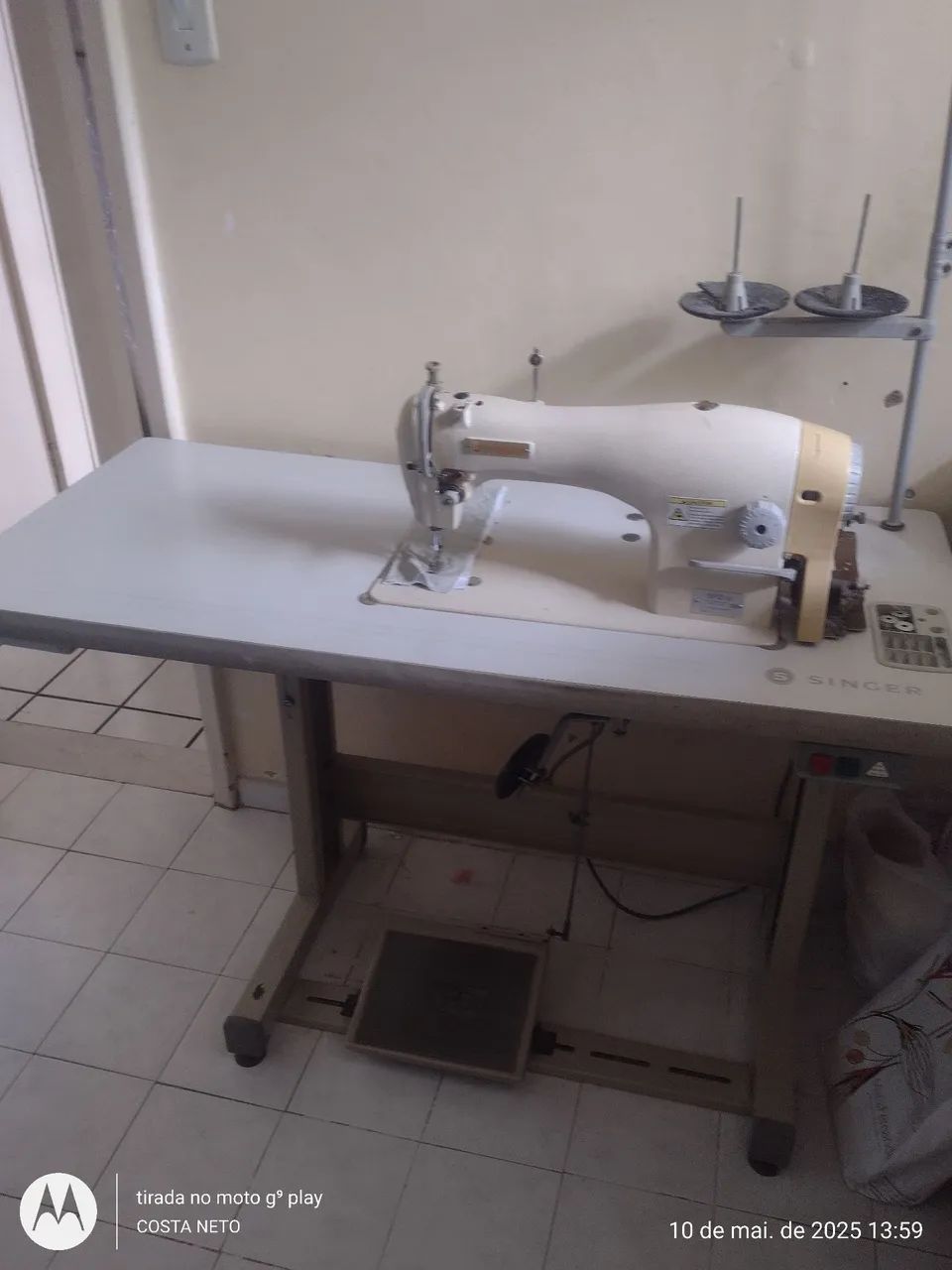 Máquina de Costura Singer