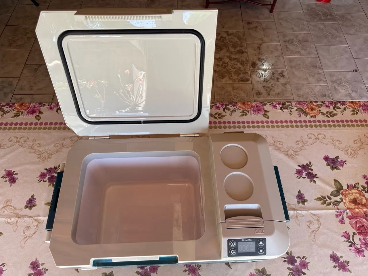 Geladeira Portátil Makita + 2 Baterias 5Ah com carregador  - Foto 3