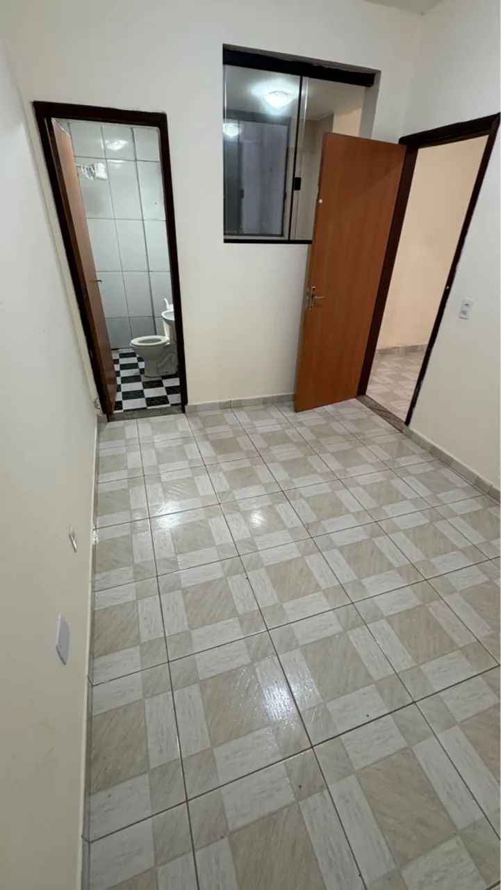 Alugo apartamento 1 quarto+ área de serviço individual unidade no térreo. - Foto 2